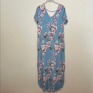 Women’s Maxi Dress - light blue tropical flowers - medium
